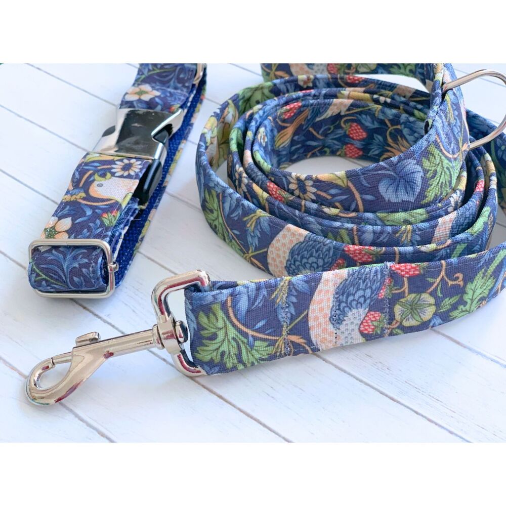 COLLAR & LEAD - Strawberry Thief, Navy