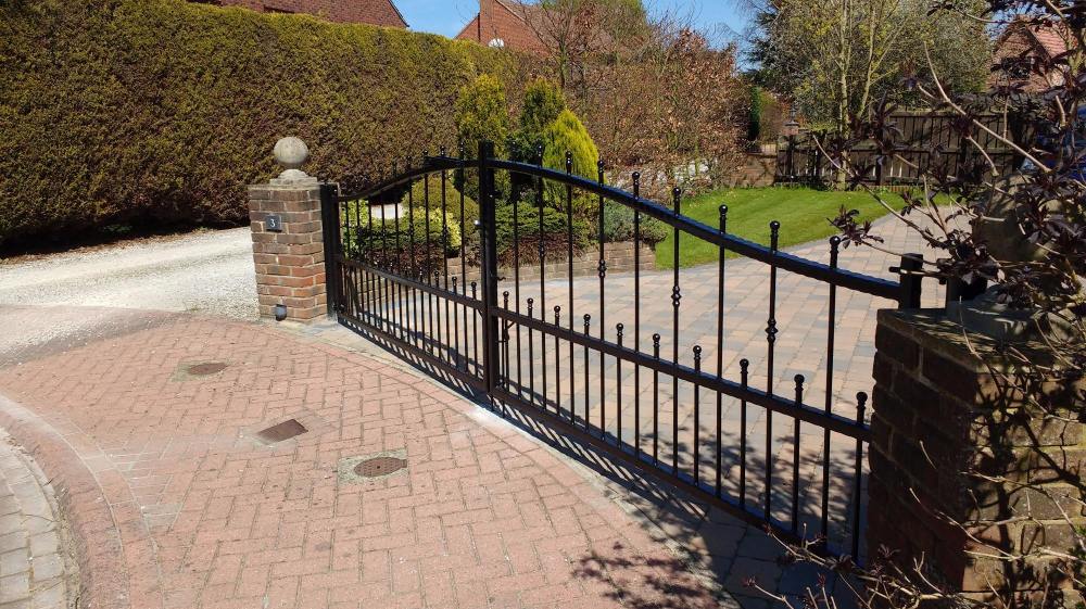 york gates double drive curved top