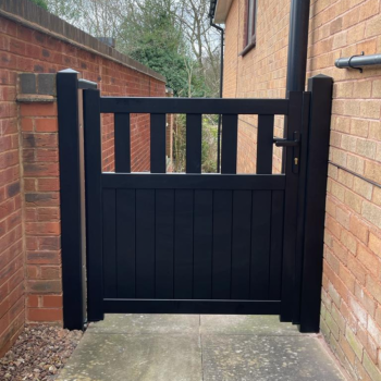 Aluminium single gate