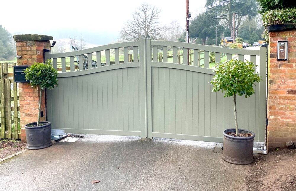 Aluminium double gates partial privacy vertical boards curved top