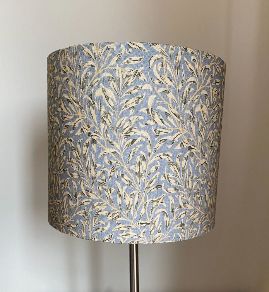 WILLIAM MORRIS WILLOW BOUGH GREY DESIGN LAMPSHADES & CUSHIONS