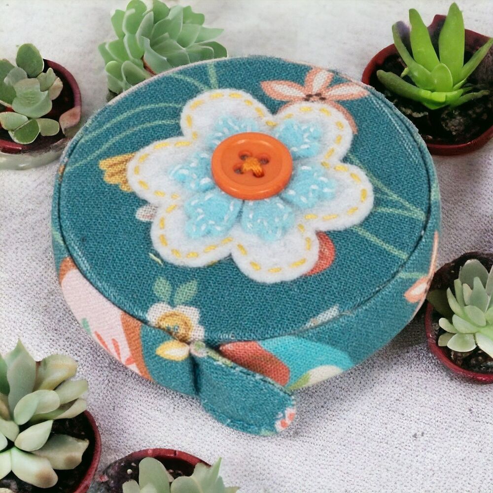BIRD AVIARY TAPE MEASURE