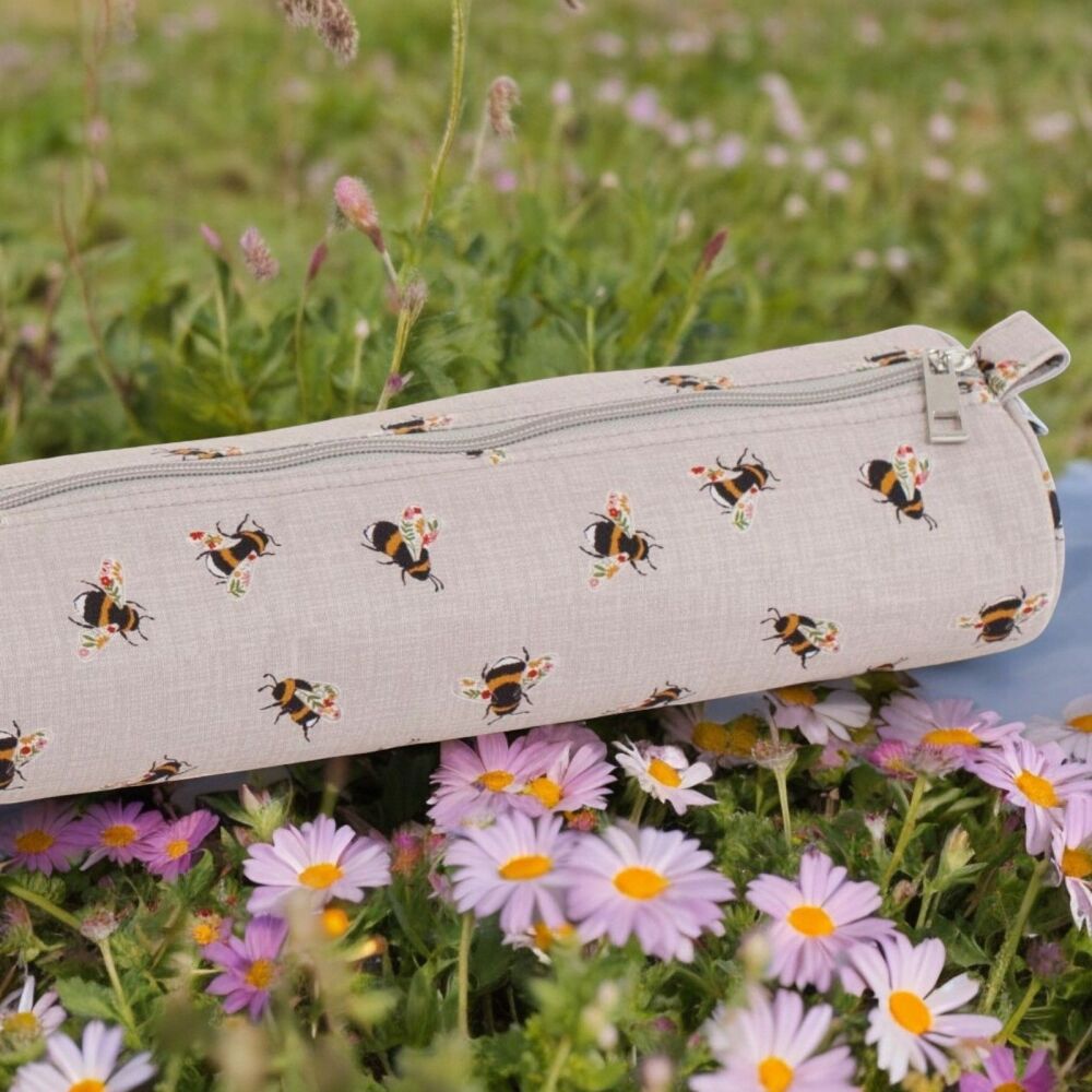 BEE DESIGN KNITTING PIN STORAGE BAG