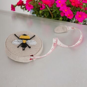 BEE TAPE MEASURE