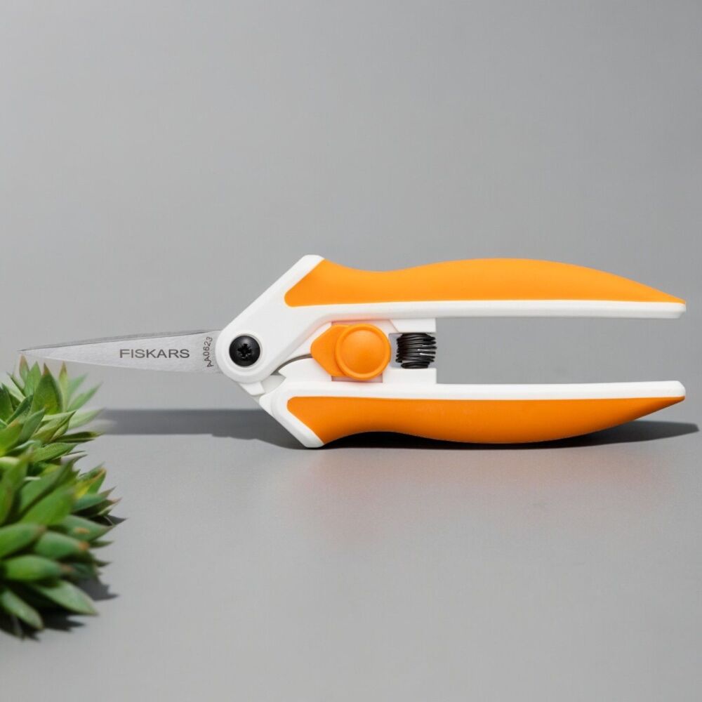 FISKARS EASY ACTION SOFT GRIP MICRO TIP SCISSORS