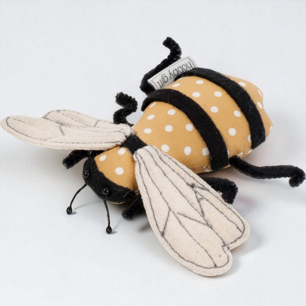 BUMBLE BEE PIN CUSHION