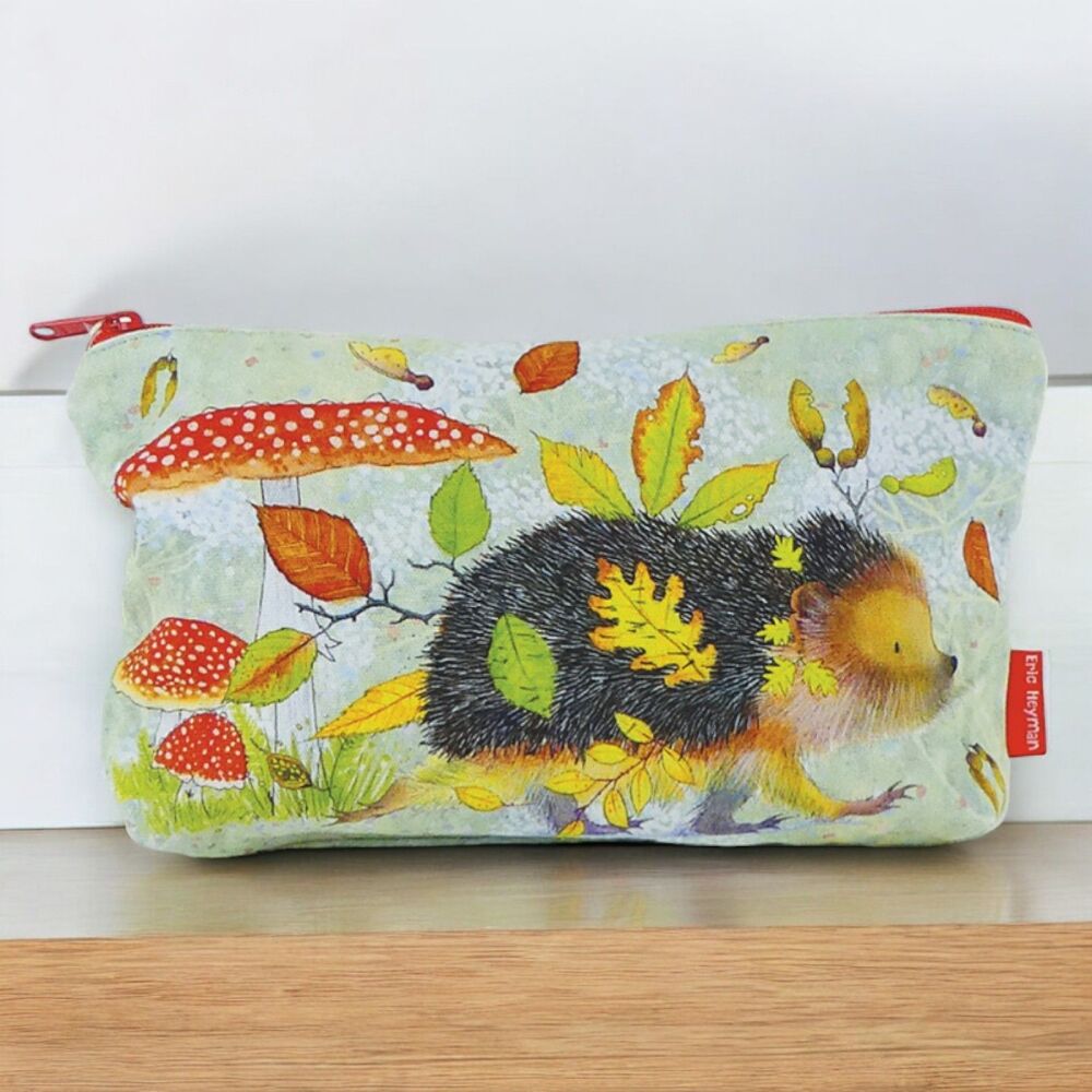ZIPPED POUCH Hedgehog Design