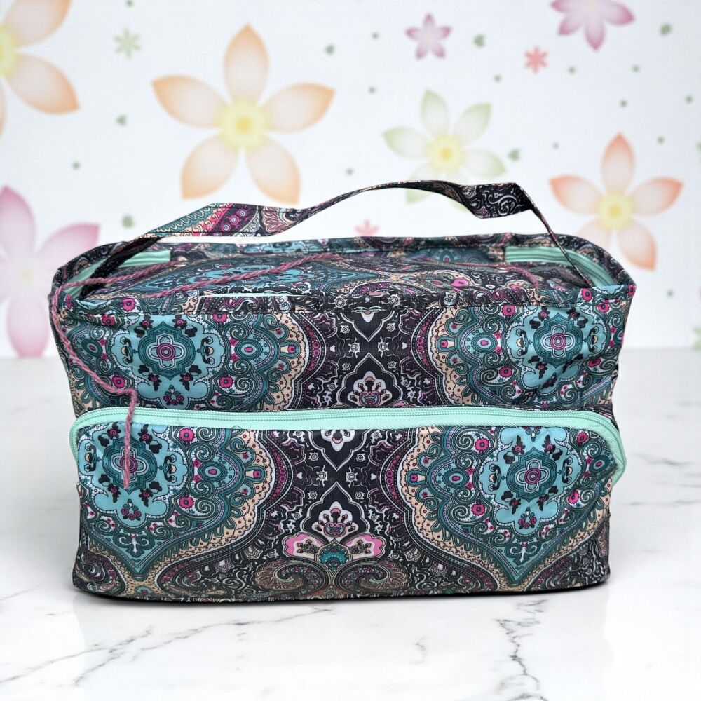 Lightweight Knitting Bag Yarn Storage. Abstract Pink & Green Pattern