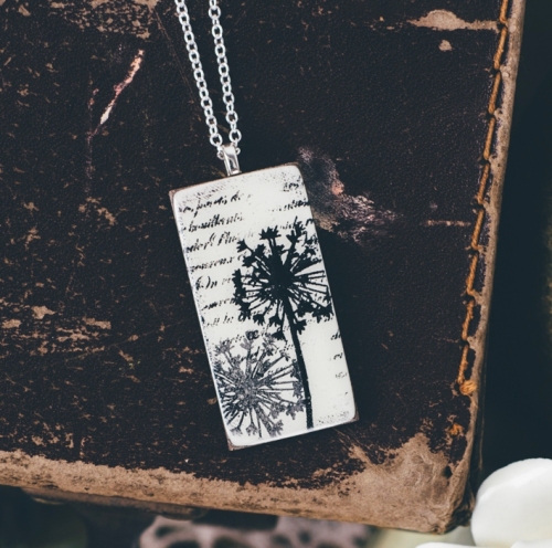 Monochrome tall pendant necklace
