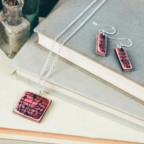 Pink pendant necklace and earrings set