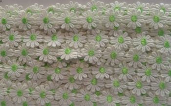 DAISY TRIM WITH  GREEN CENTRE 