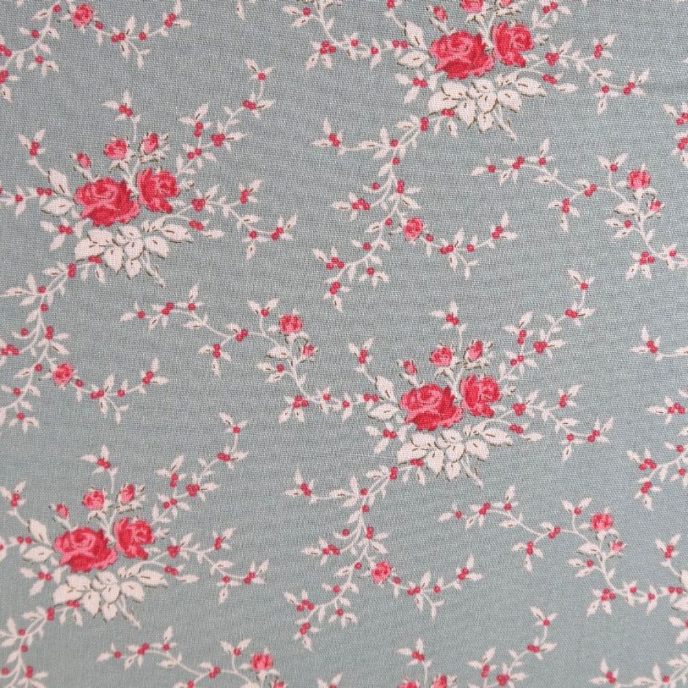 MERRY LITTLE CHRISTMAS- NOEL DUCKEGG -BY TILDA