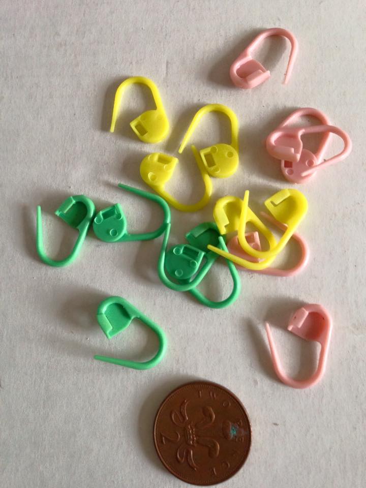 Stitch Markers - 15 per pack (colours may vary)