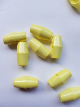 Yellow/Lemon Toggle 19mm (pack of 5)