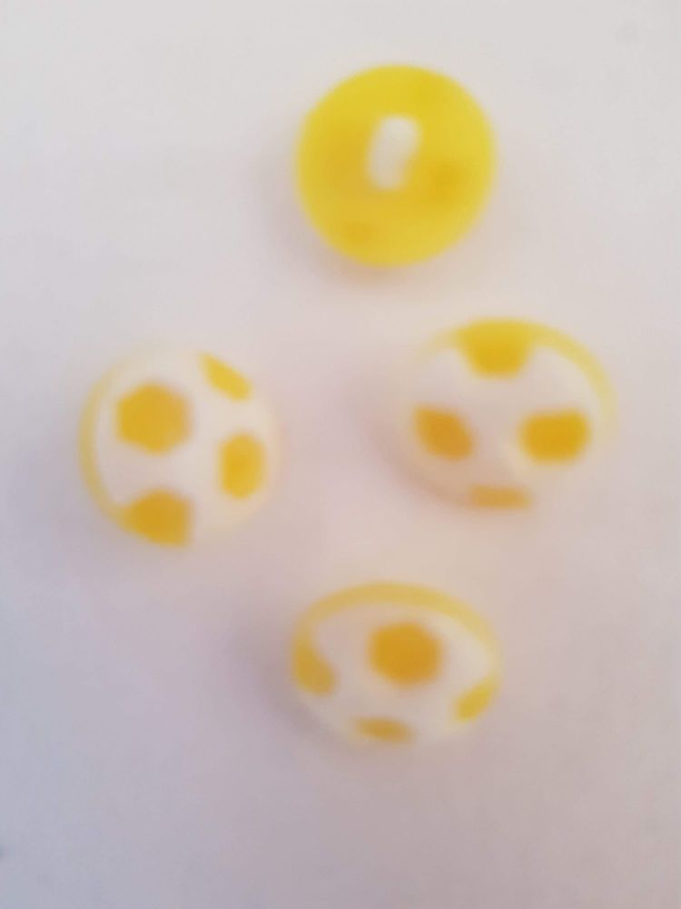 Lemon Football Button 17mm (Pack of 10) 