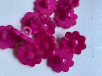 Cerise Pink Flower Button 17mm (Pack of 12)