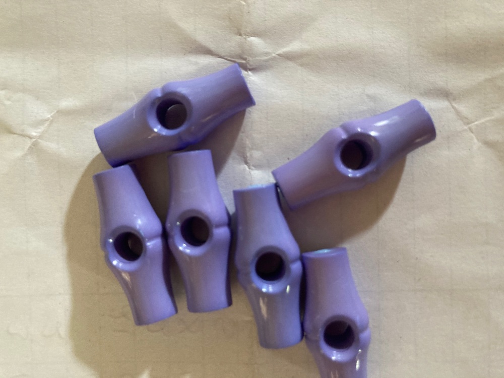 Lilac Toggle 25mm (each)