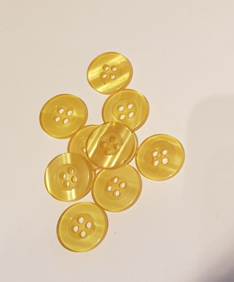 Yellow 4 hole Buttons 15mm (Pack of 10)