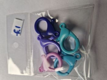 Plastic Lobster Clip (Pack of 5) Colours May Vary