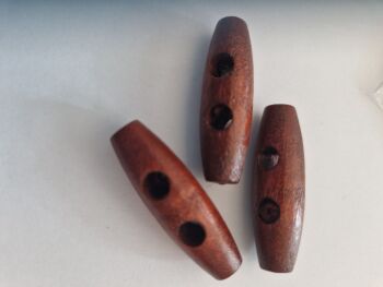 Reddish Brown Wooden Toggle 35mm (pack of 3)