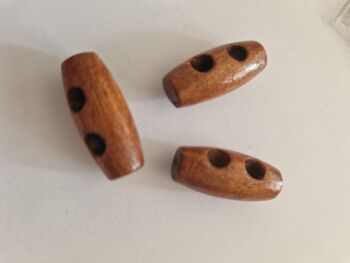 Reddish Brown Wooden Toggle 25mm (pack of 3)