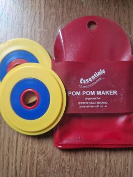 Pom Pom Maker - Colours may vary