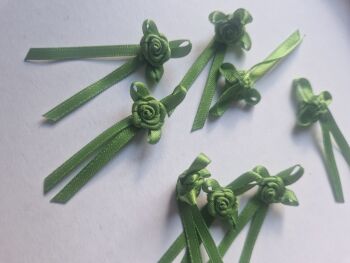 Green Bow - Rose Centre - Pack of 8