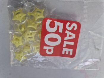 Yellow/ Clear Star Centre Buttons (Pack of 10)
