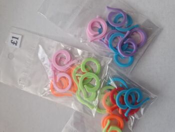 Stitch Markers - 12 per pack (colours may vary)