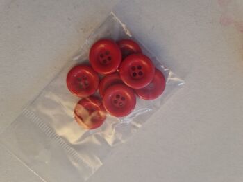 Red 4 hole / Raised edge Buttons 16mm (Pack of 8)