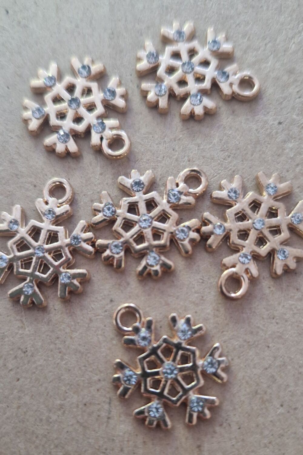 Christmas Charms 6 pieces - Snowflake