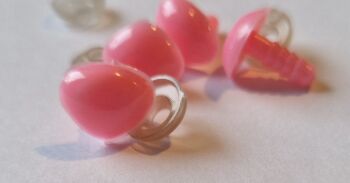 Safety Noses Pink 11mm x 9mm   (5 noses)      N05