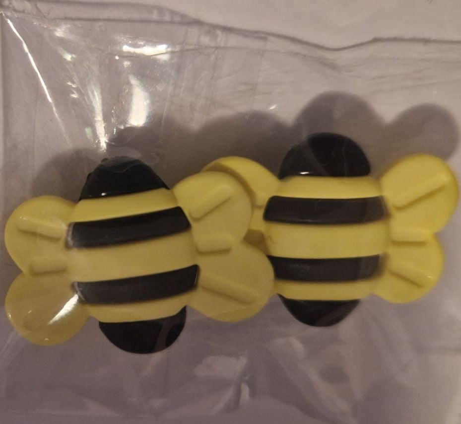 Bee Buttons 28x20mm (Pack of 2)