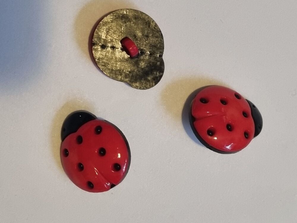 Ladybird Buttons 21mm (Pack of 3)