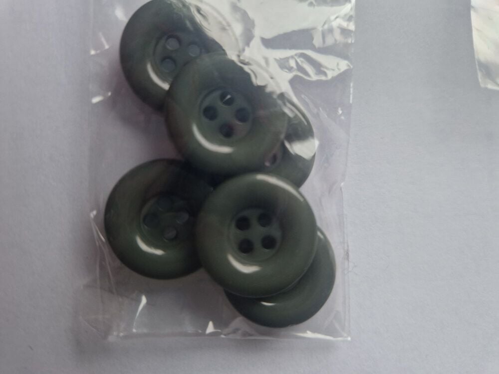 Green  4 hole / Raised edge Buttons 18mm (Pack of 8)