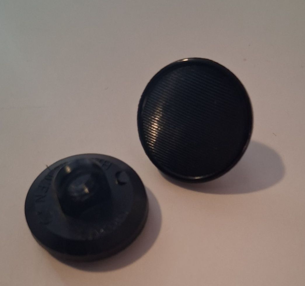 Black Shank Buttons 17mm MN07 (Pack of 6)