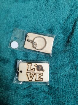 Wooden Keyring - Love (Yarn and Needles)