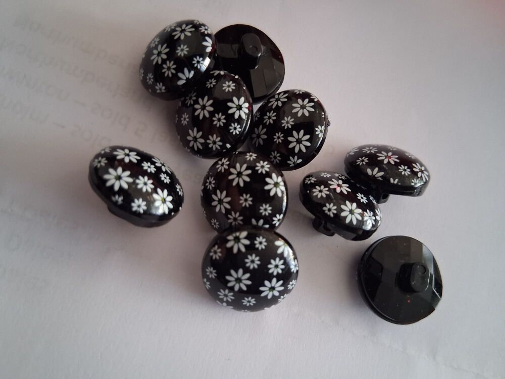 Flower Buttons 15mm (each)
