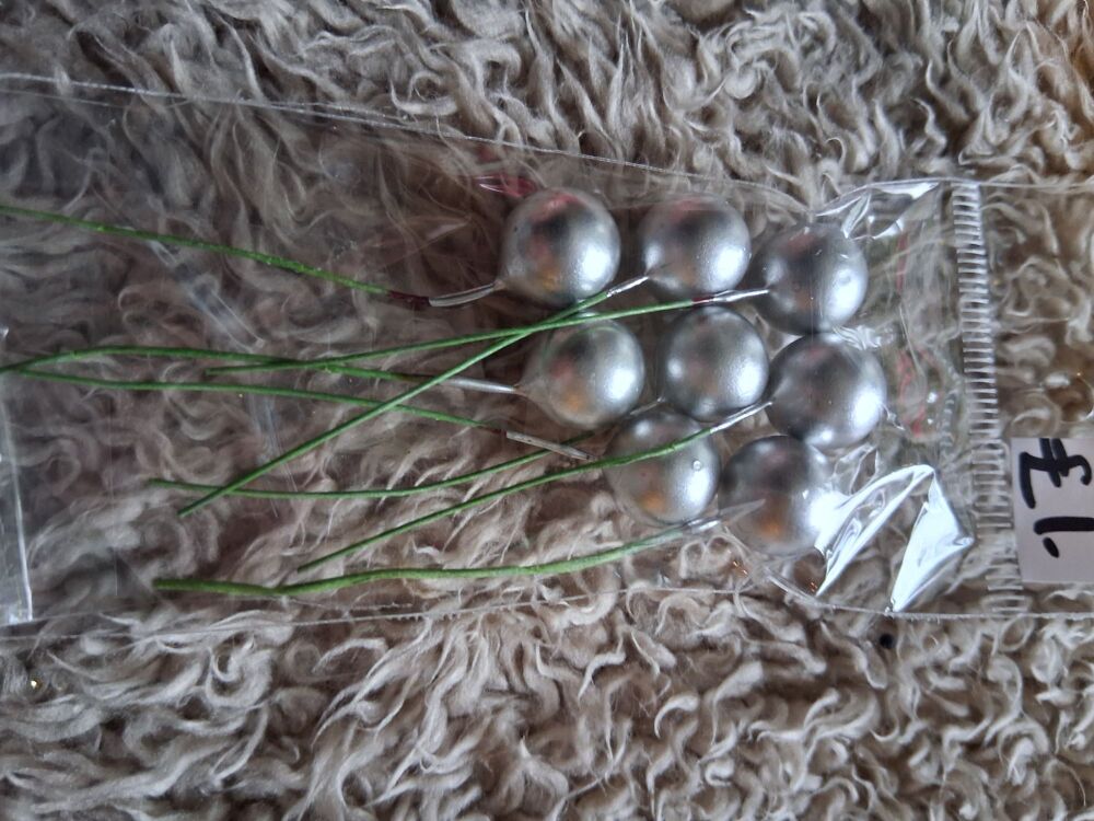 Berries - Silver - Pack of 8