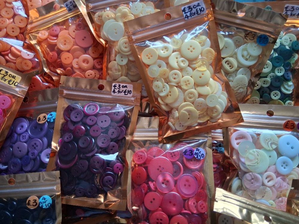 Buttons - Larger Pack (75g approx.)