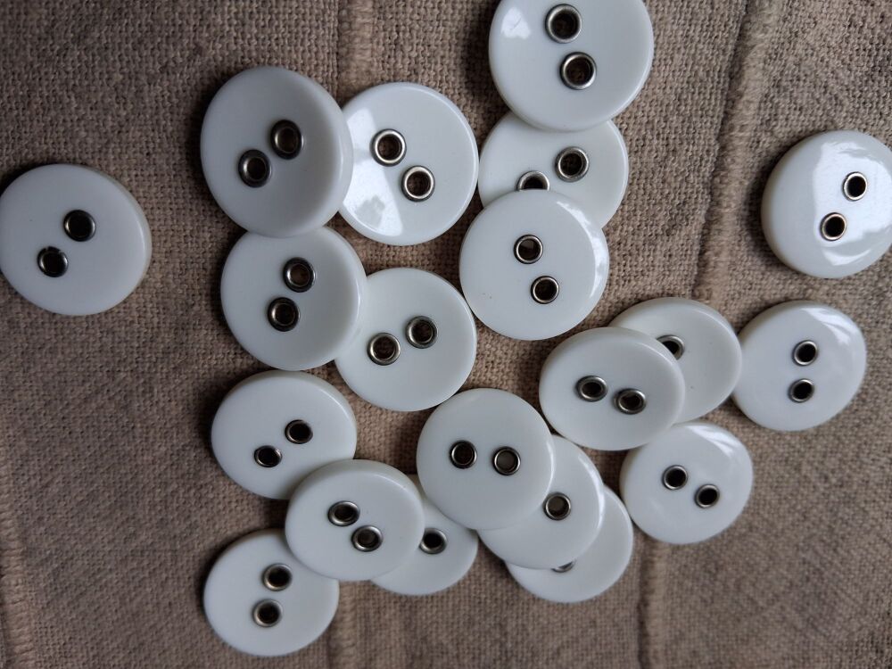 White with Silver Buttons 18mm (each)