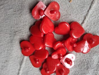 Red Heart Buttons 18mm (each)