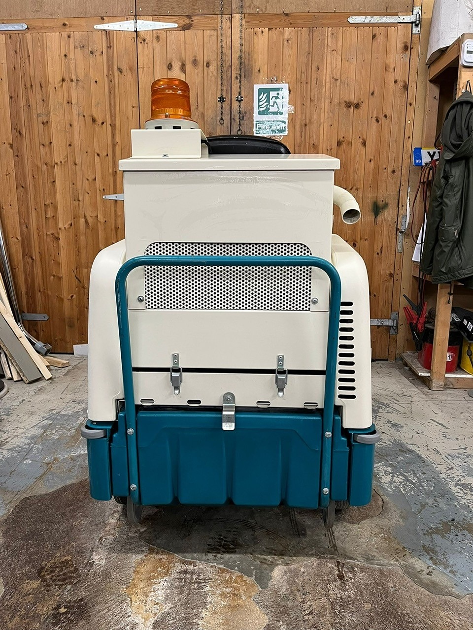 6100 refurb back.jpg