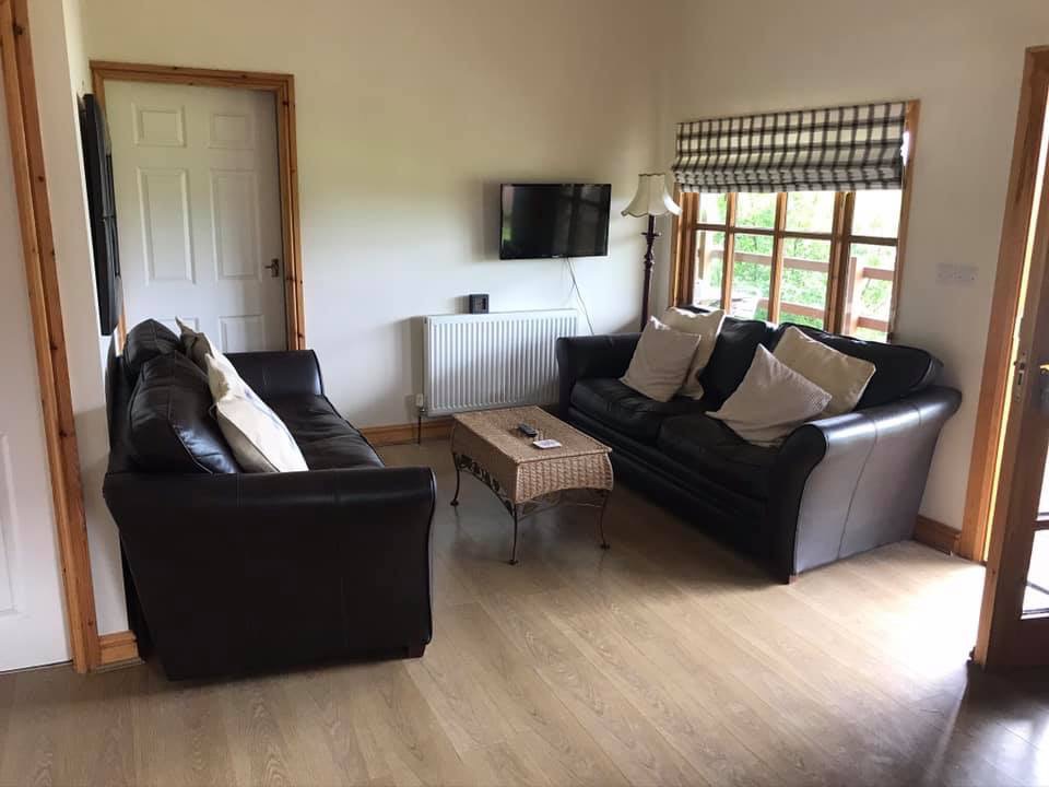 lounge oak lodge 2 sofas