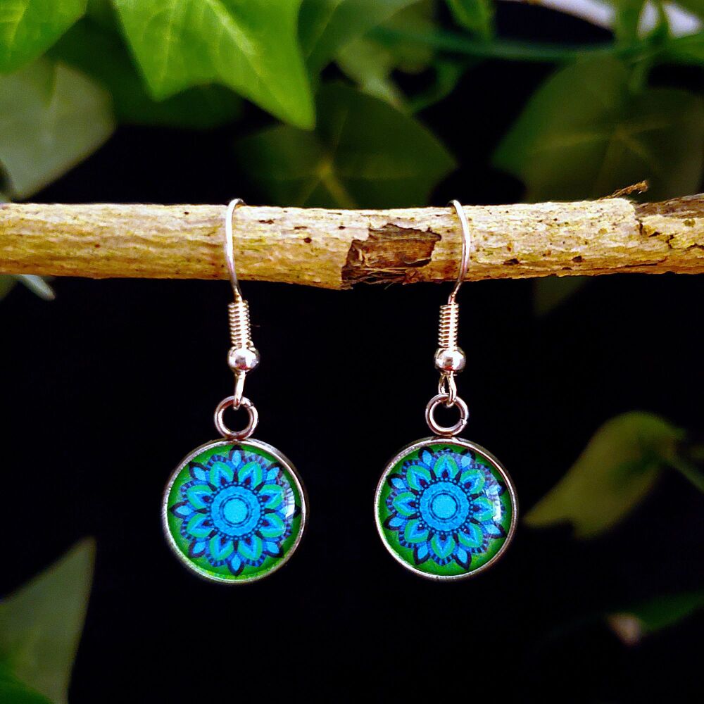 <!-- D20 -->Blue & Green Cabochon Sterling Silver Hook Earrings Mandala Sty