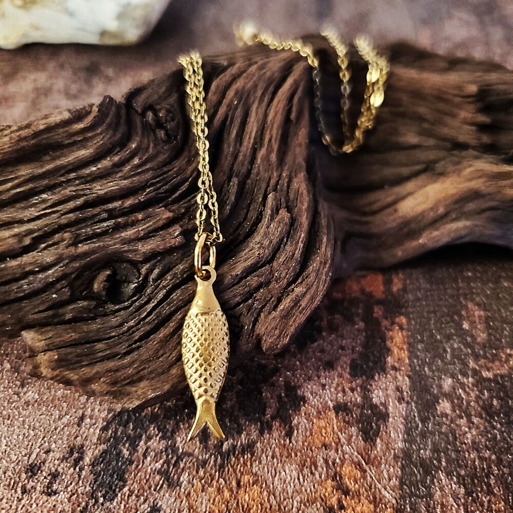 Fish Necklace Gold Mackerel Statement Cable Chain Eye Catching Anti tarnish Gift Xmas