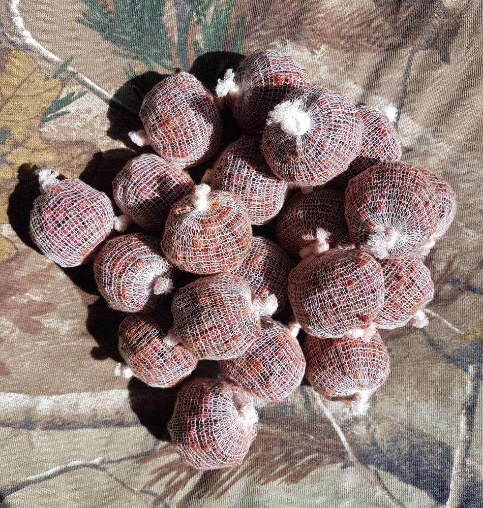 Carpysteves Pre-Tied Standard Pva Mesh Robin Red Pellet Bait Balls x 80