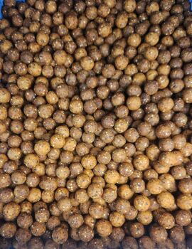 Eat me Baits 3 x kilo Shelflife Monster Crab 16mm Boilies