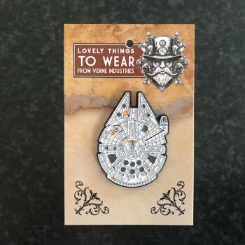 Millennium Falcon- Pin Badge