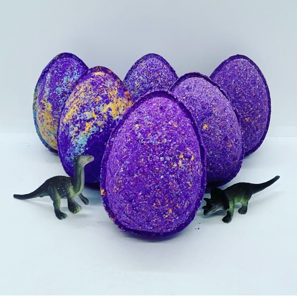 Dino toy - Hatching Egg Bath Bomb